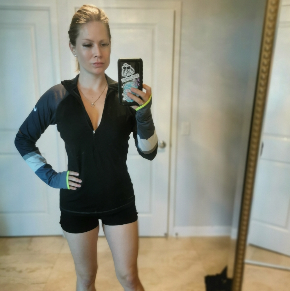 Nike active long sleeve top